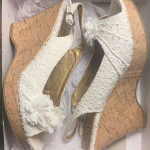 Cute White Flower Wedges